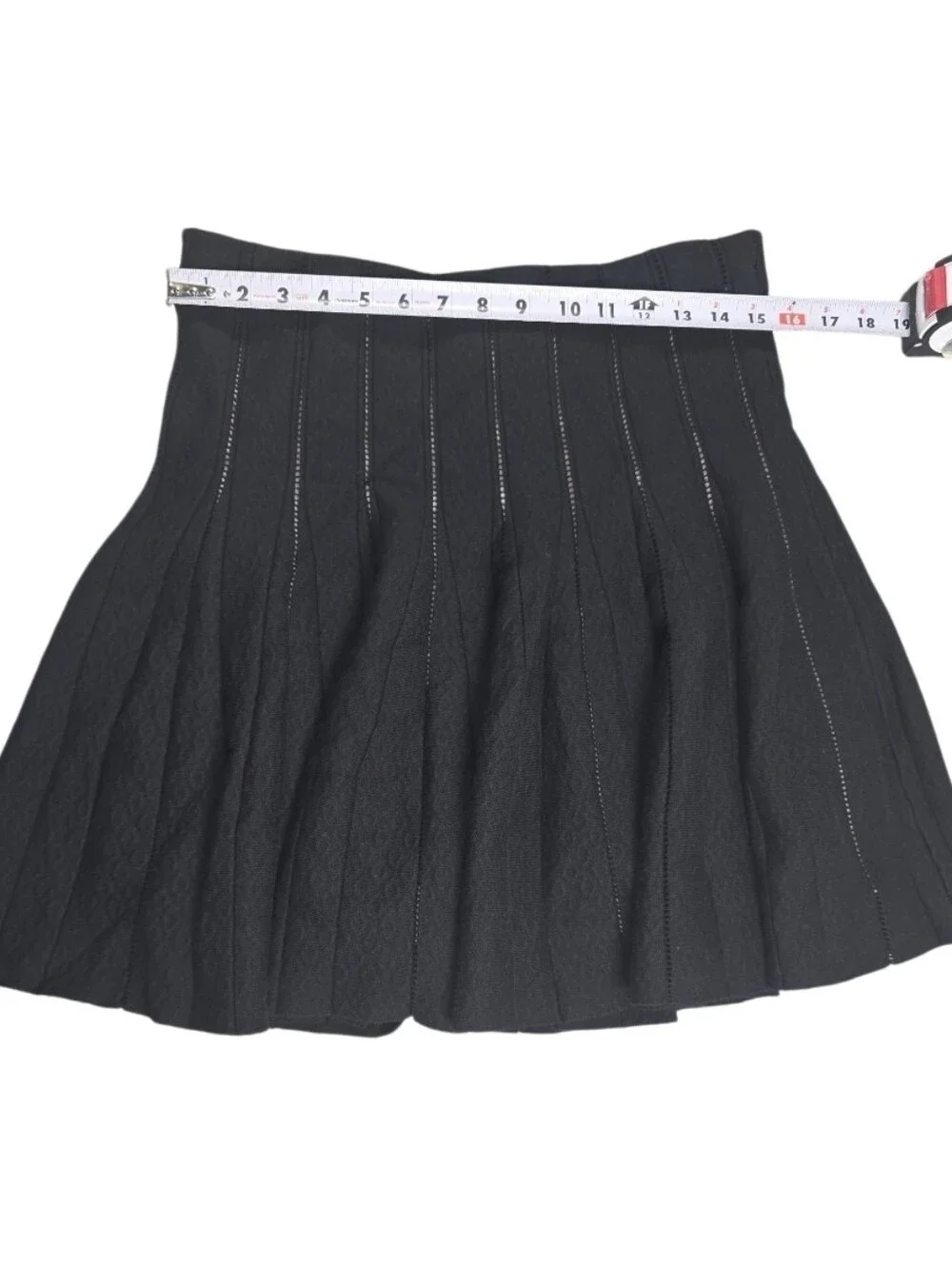 Saks Fifth Avenue Women’s Size M Black Pleated Flared Mini Skirt